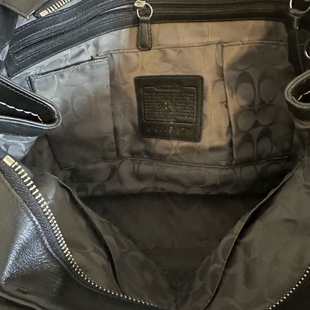 Coach handbag. - Picture 2 of 6